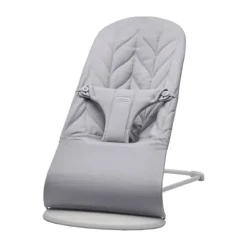 Baby Björn® Bouncer Bliss Cotton Kroonblad Quilt Zandgrijs><noscript><img width=