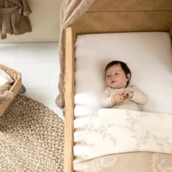 Meyco Baby Wiegdeken Geweven Branches Sand 75 x 100 cm><noscript><img width=