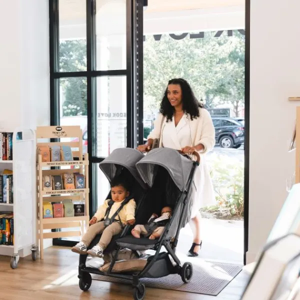 UPPAbaby MINU Duo Buggy - Greyson Carbon Frame Met Bruin Leer> Tweeling Buggy's